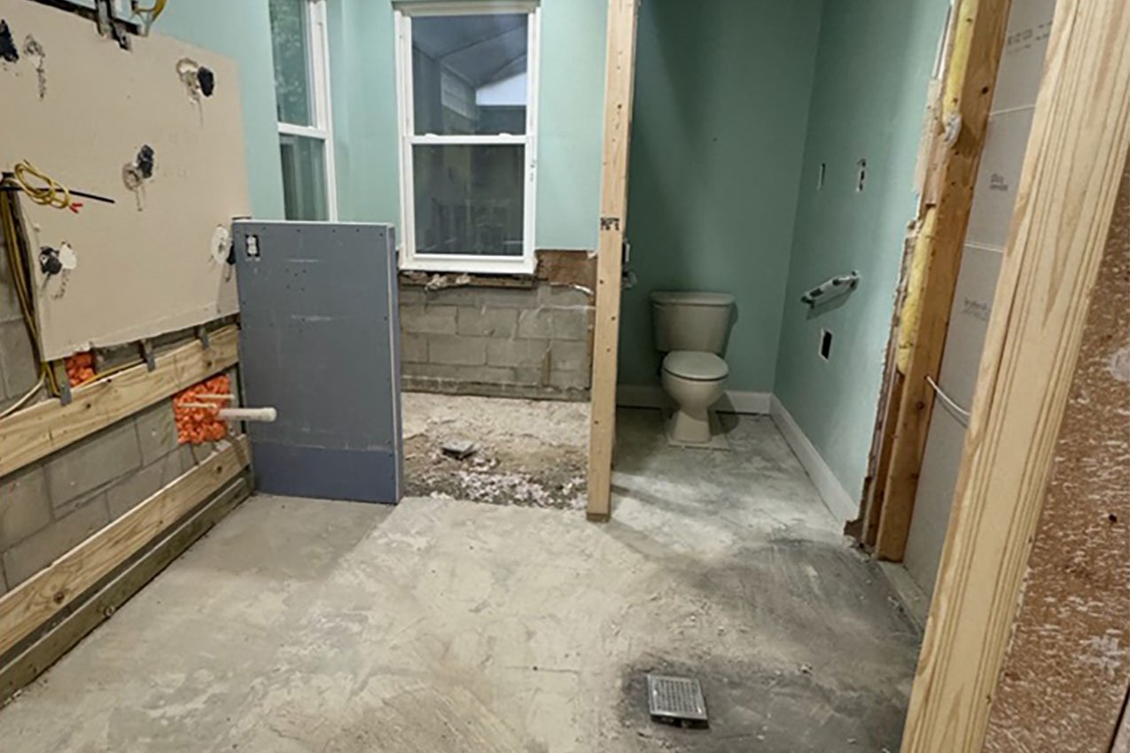 Bathroom demo - Dreamwerx Kitchen & Bath - dreamwerxkb.com